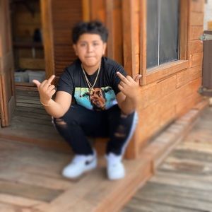 Meet your Posher, Javier